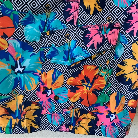 Broken Threads Surf, Tropical Swim Trunks, Sz L - Picture 3 of 5